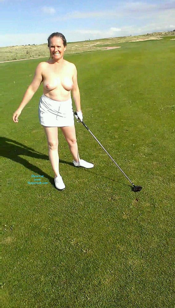nude amateur female golfers
