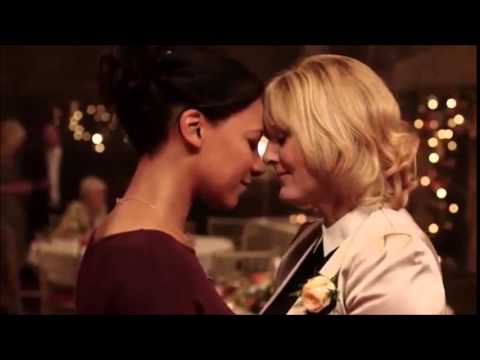 Kissing lesbian video