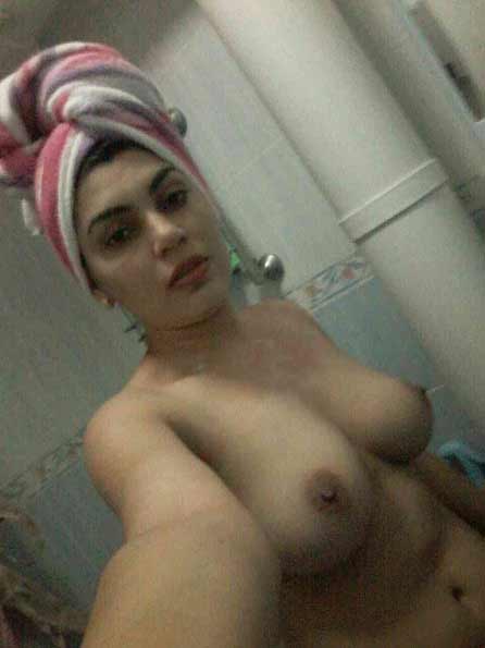 Hot indian mom in saree porn