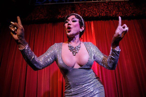 Jewel reccomend Indonesian transvestite show