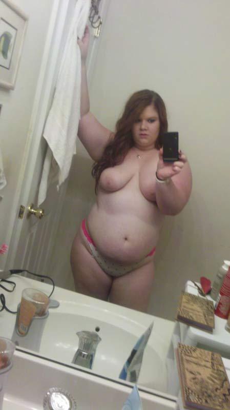 Chubby girl nude self shot