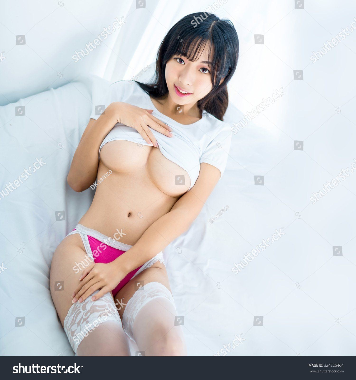 Asian babe masturbatings