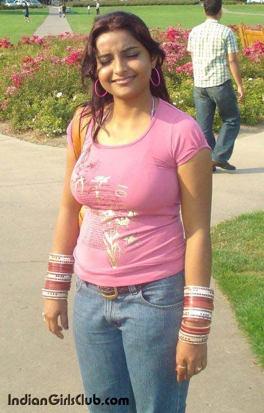 Hot and sexy indian girls in tshirt