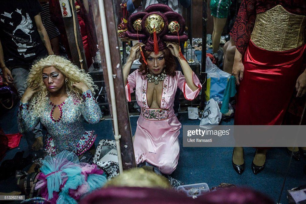 Indonesian transvestite show