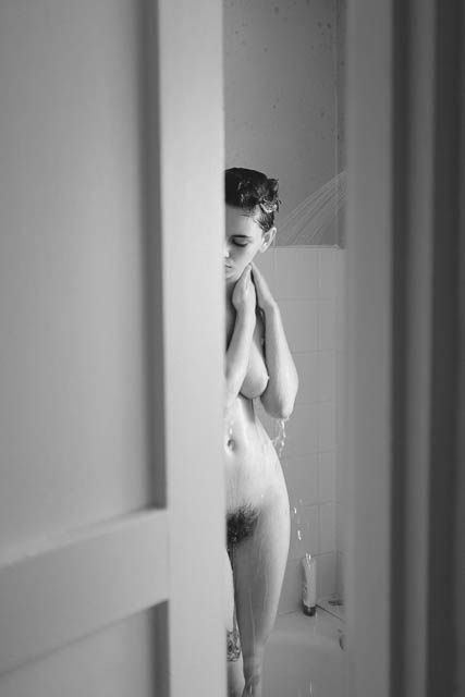 Nude shower boudoir