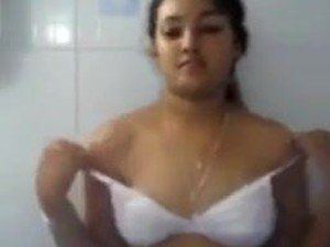 Srilankan sexy girls boobs coed images